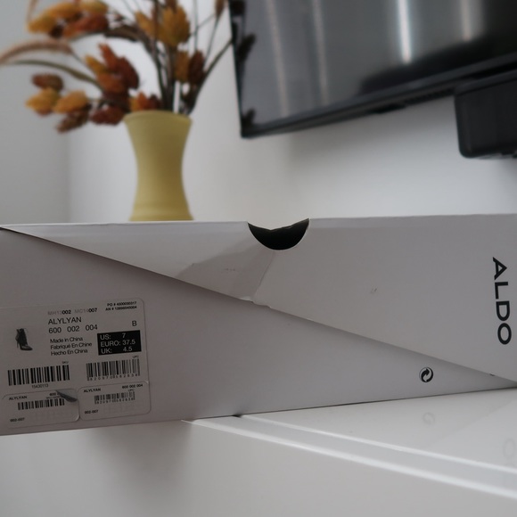 Ankle boots , Red , Never has it been worn! - Picture 5 of 6